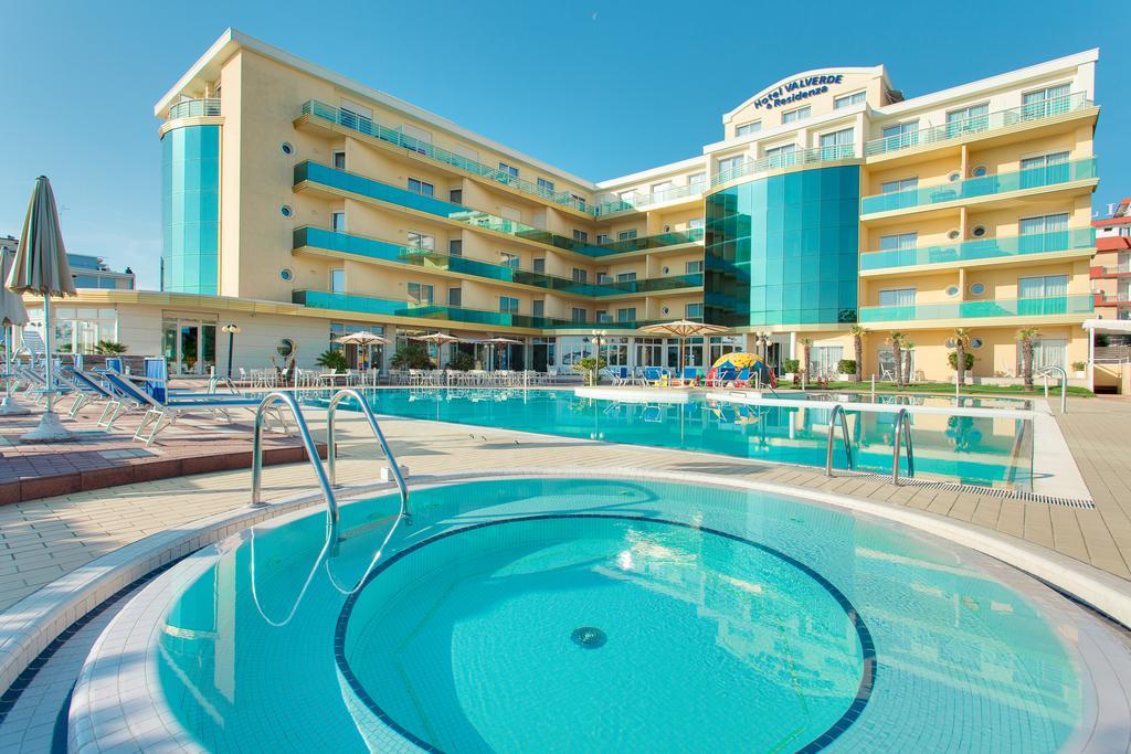 Hotel Valverde&Residenza Cesenatico Esterno foto