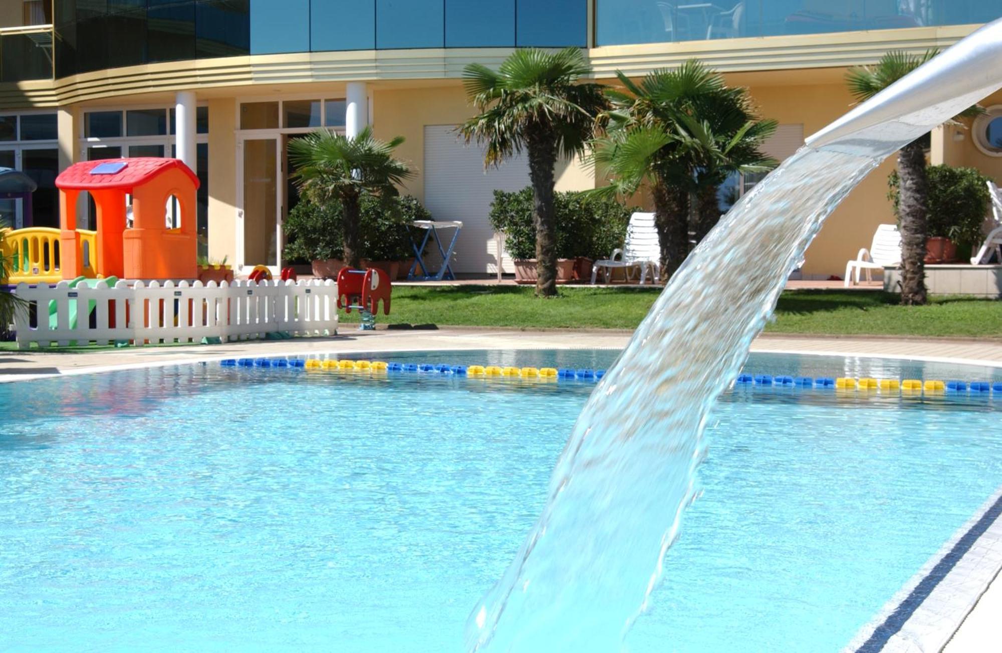 Hotel Valverde&Residenza Cesenatico Esterno foto
