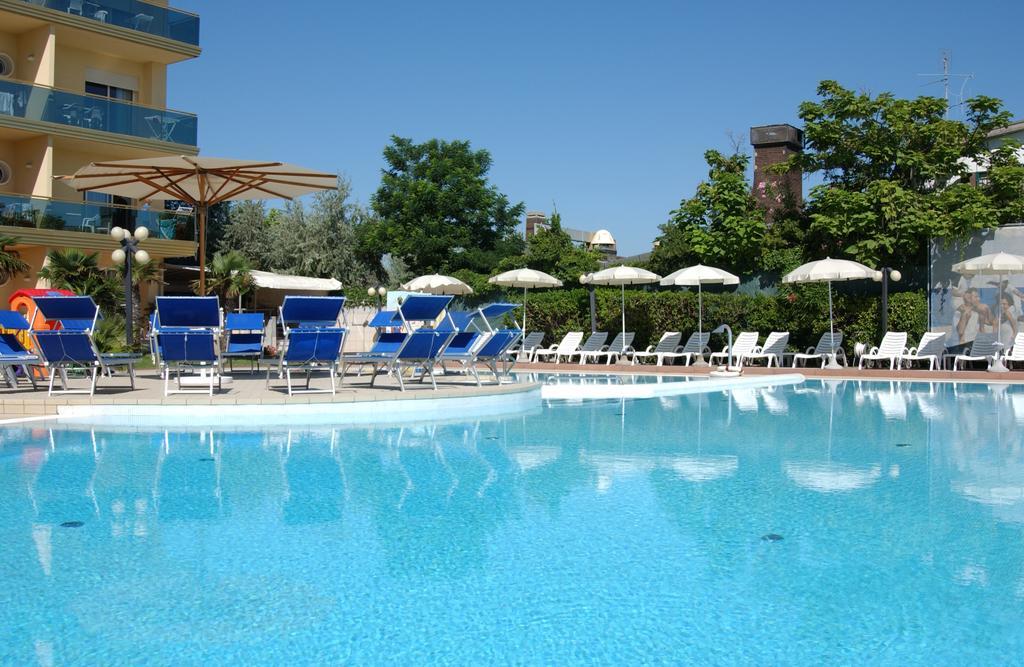Hotel Valverde&Residenza Cesenatico Esterno foto