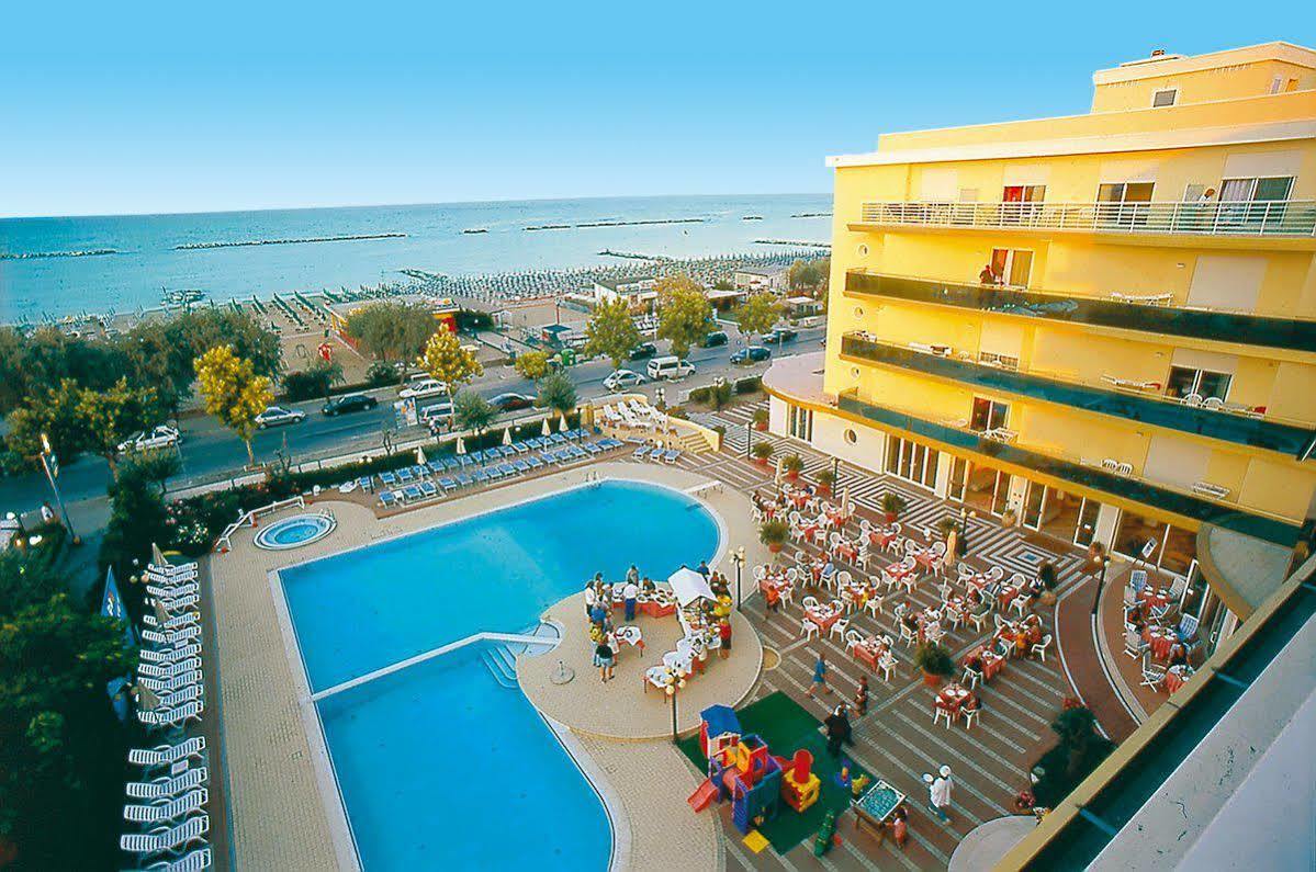 Hotel Valverde&Residenza Cesenatico Esterno foto