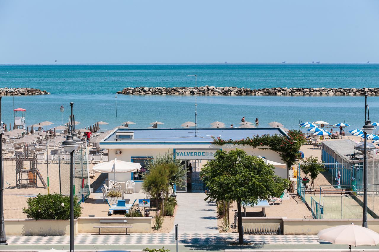 Hotel Valverde&Residenza Cesenatico Esterno foto